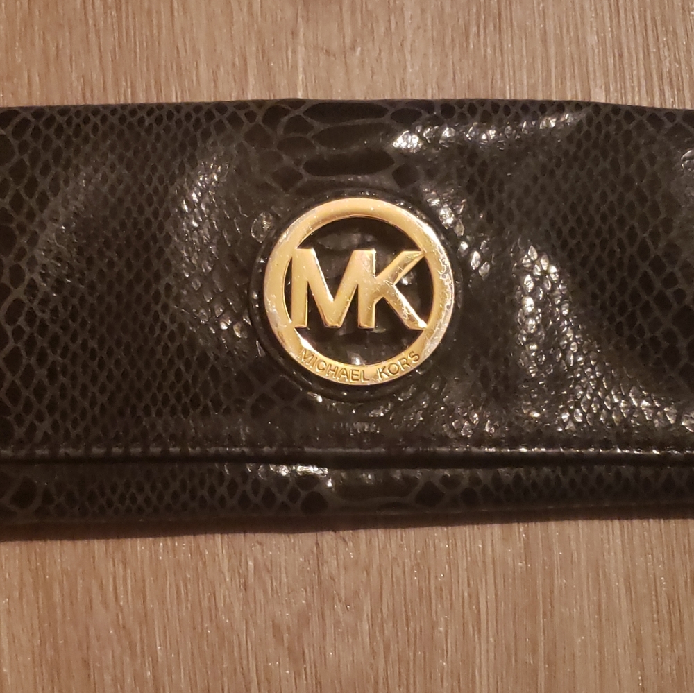 Michael kors wallet